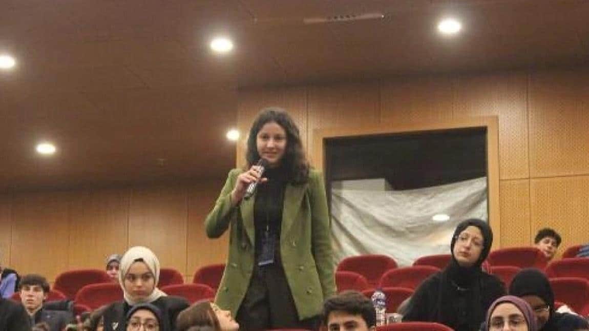15-16 Şubat tarihlerinde düzenlenen KASG Meclis’24 (Kadıköy Ahmet Sani Gezici İHL)etkinliğine öğrencimiz Zülal Beyza Yücel katılım göstermiştir. Öğrencimizi tebrik ederiz.